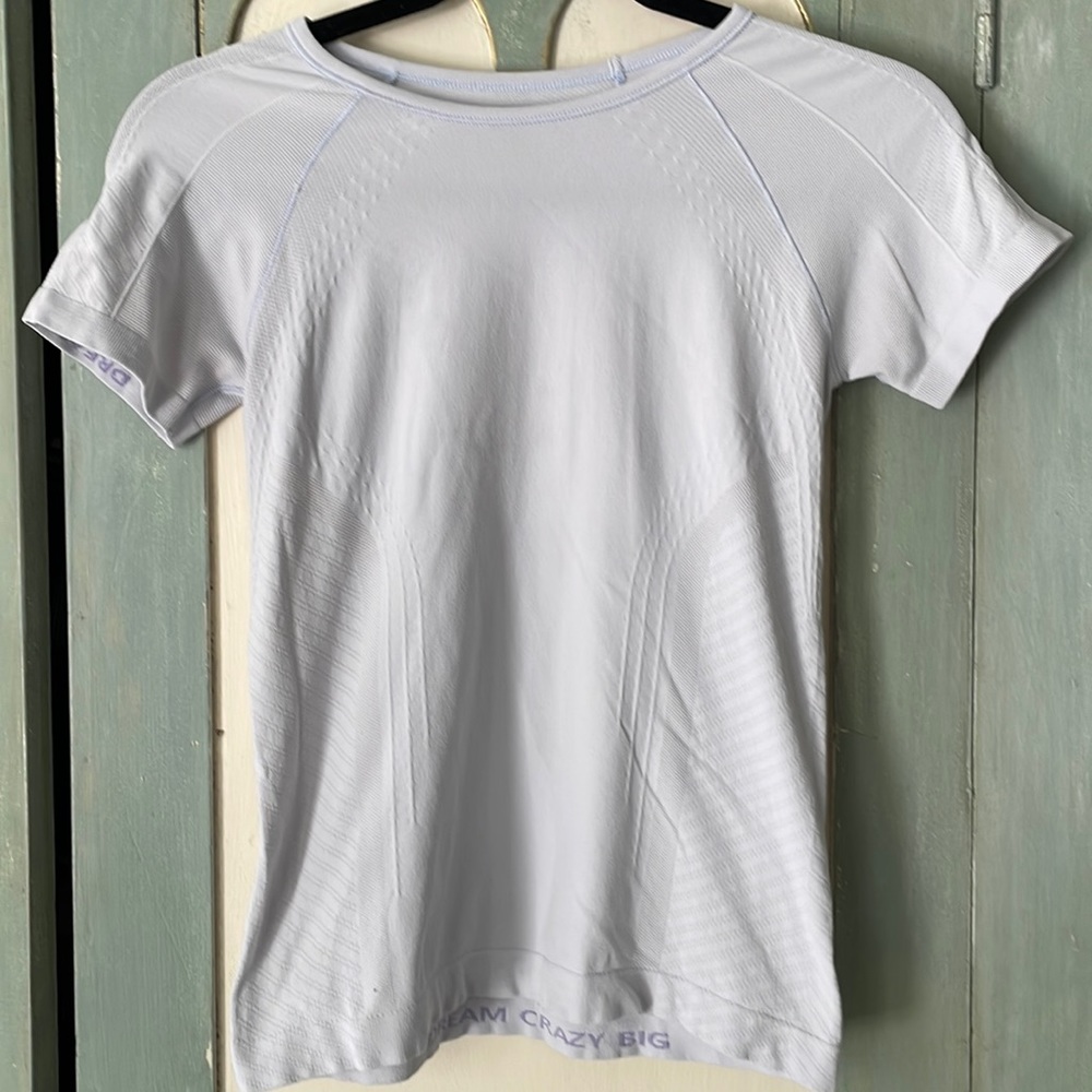 Like new Athleta girls active top size L/12